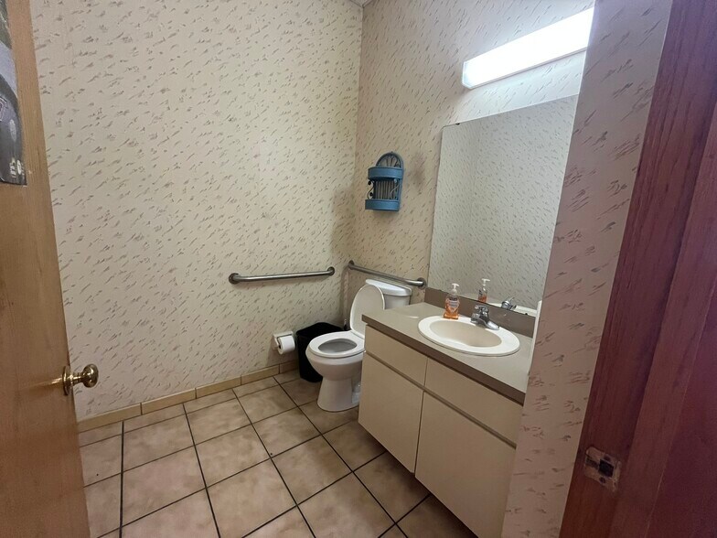 More Photos Of 200 N Thornton Ave, Orlando Office For Sale