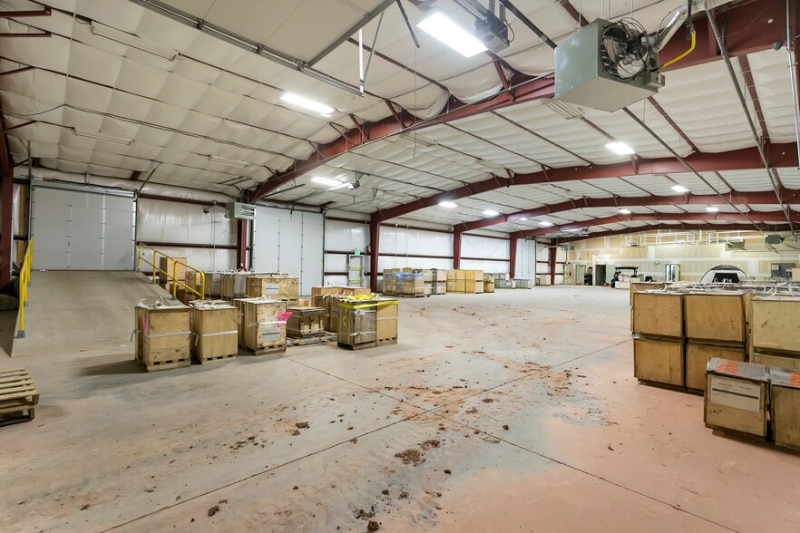 More Photos Of 3183 Highway 22 N, Dickinson Warehouse For Lease