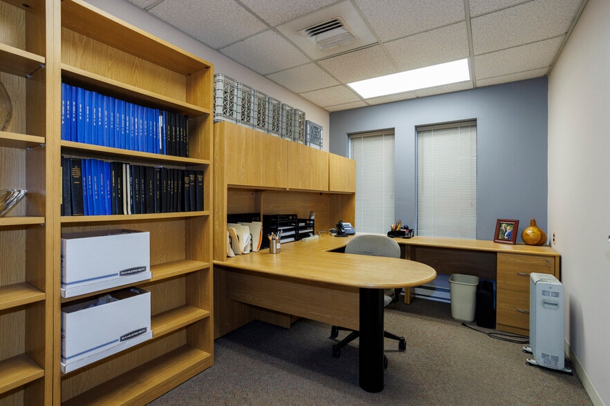 More Photos Of 475 Kedron Ave, Folsom Office For Sale