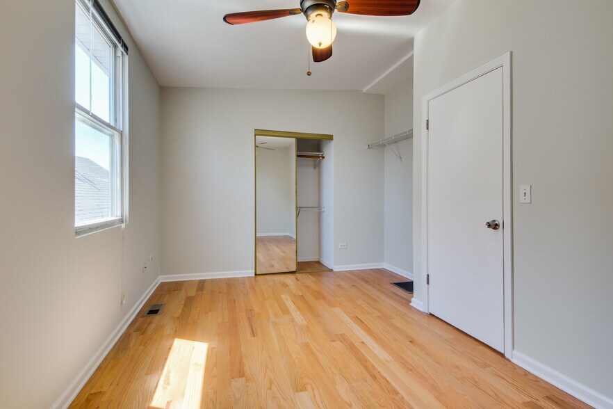 More Photos Of 1246 N Cleaver St, Chicago Apartments For Sale