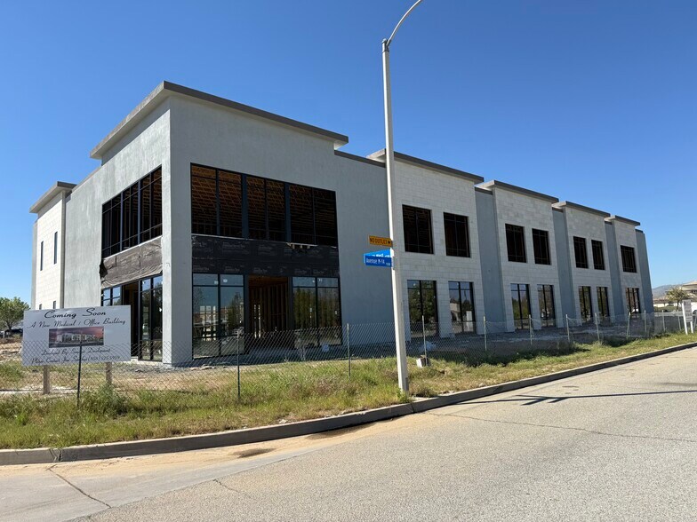 More Photos Of 41255 11th St W, Palmdale Medical For Lease