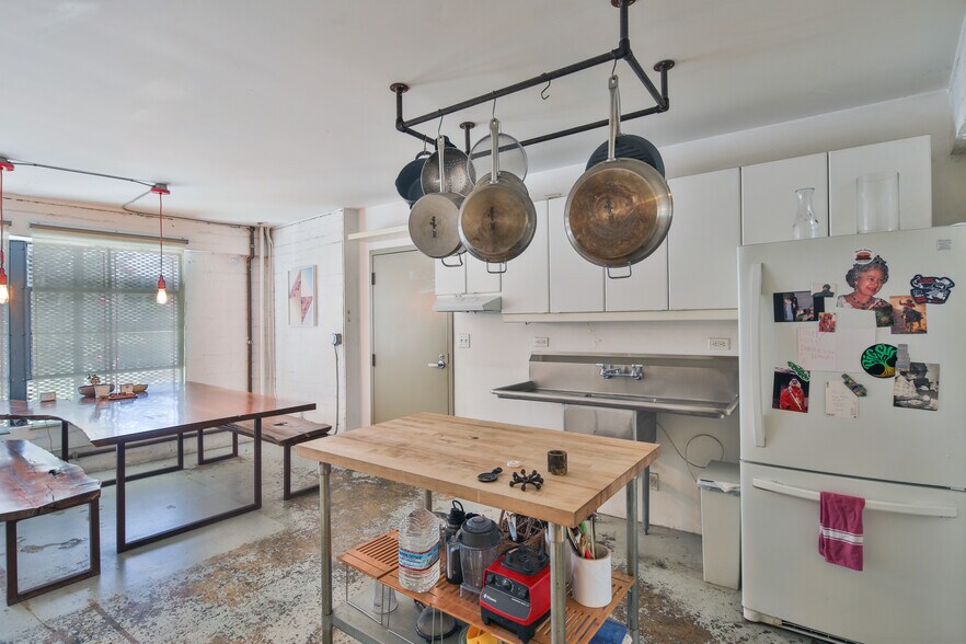 More Photos Of 5017 Exposition Blvd, Los Angeles Office Residential For Sale