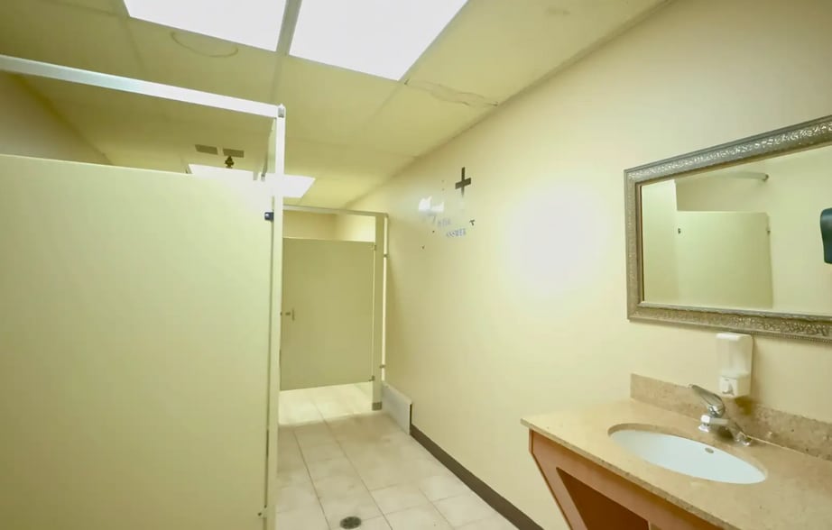 More Photos Of 1819 W Willow St, Lansing Religious Facility For Sale