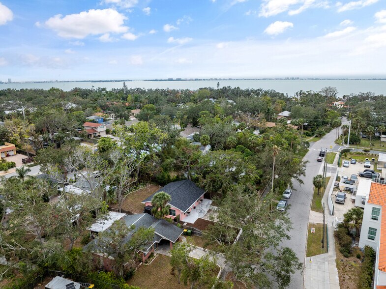 More Photos Of 974 Tennessee Ln, Sarasota Apartments For Sale