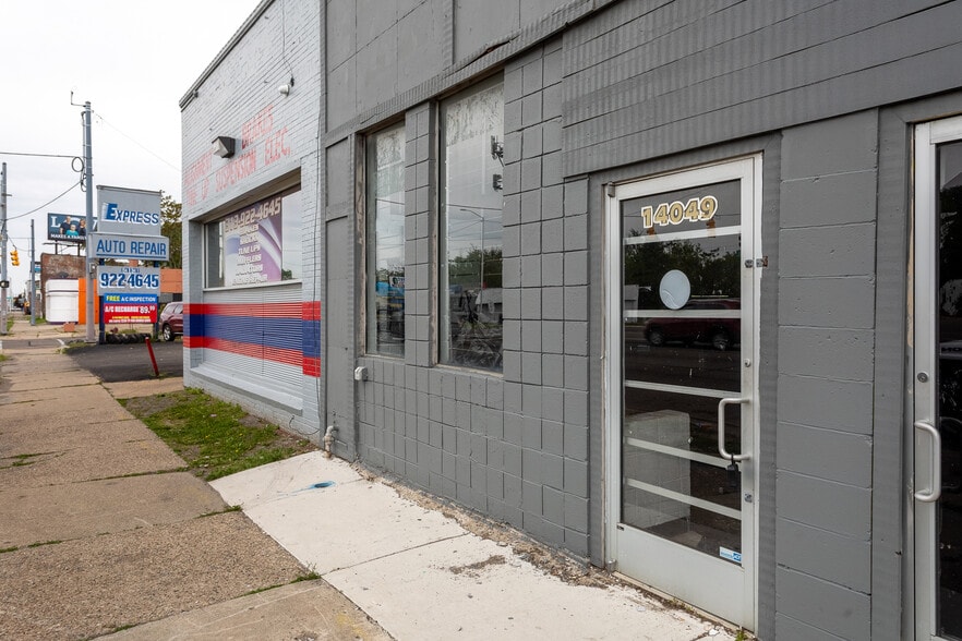 More Photos Of 14049-14051 Gratiot Ave, Detroit Storefront Retail Office For Sale