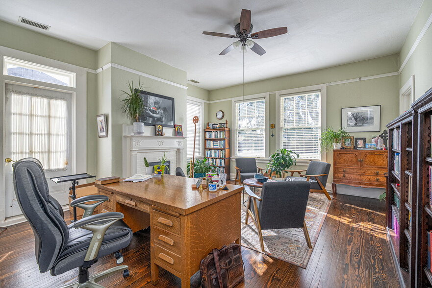 More Photos Of 18 E 34th St, Savannah Office Residential For Lease