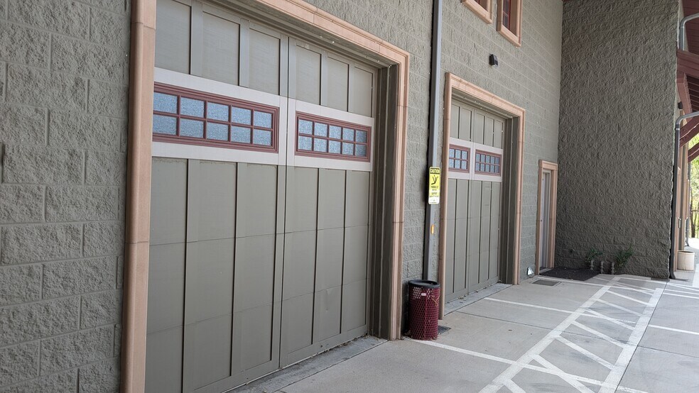 More Photos Of 3111 N Caden Ct, Flagstaff Showroom For Lease
