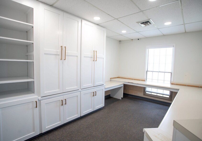 More Photos Of 1127 Leighton Ave, Anniston Medical For Sale