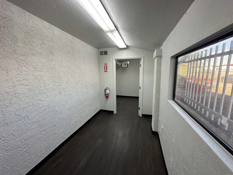 More Photos Of 1309-1313 W Lincoln St, Phoenix Contractor Storage Yard For Lease