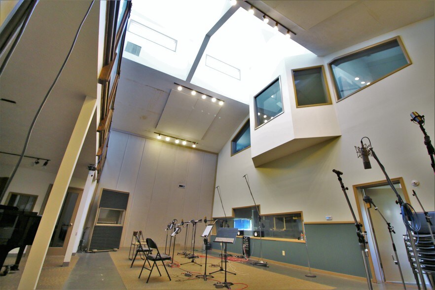 More Photos Of 4700 Northwest Plaza West Dr, Zionsville Loft Creative Space For Sale