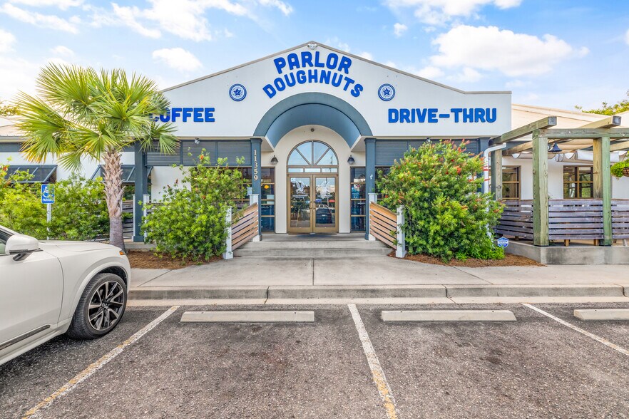 Primary Photo Of 11359 Highway 17, Pawleys Island Restaurant For Sale