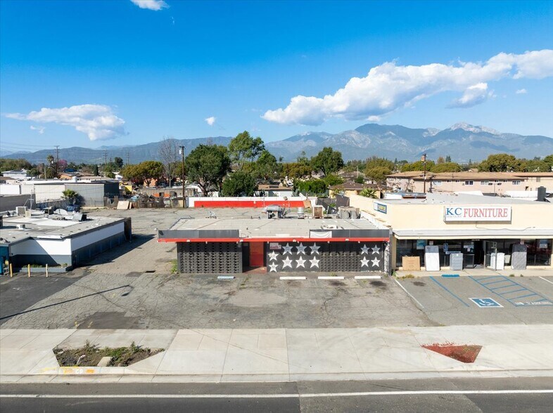 More Photos Of 1538 W Holt Blvd, Ontario Convenience Store For Sale