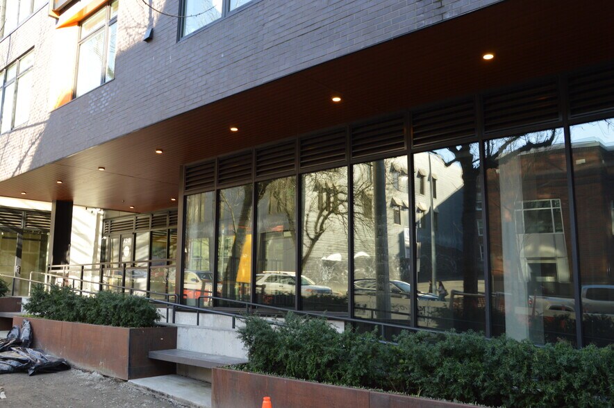 More Photos Of 4218 Roosevelt Way NE, Seattle Apartments For Lease