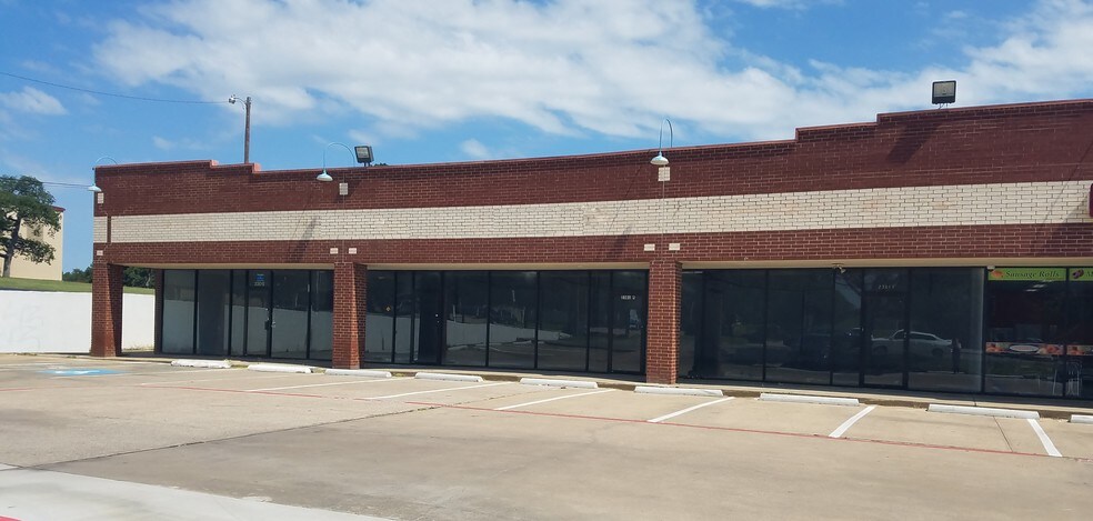 More Photos Of 2301 Central Dr, Bedford Unknown For Lease