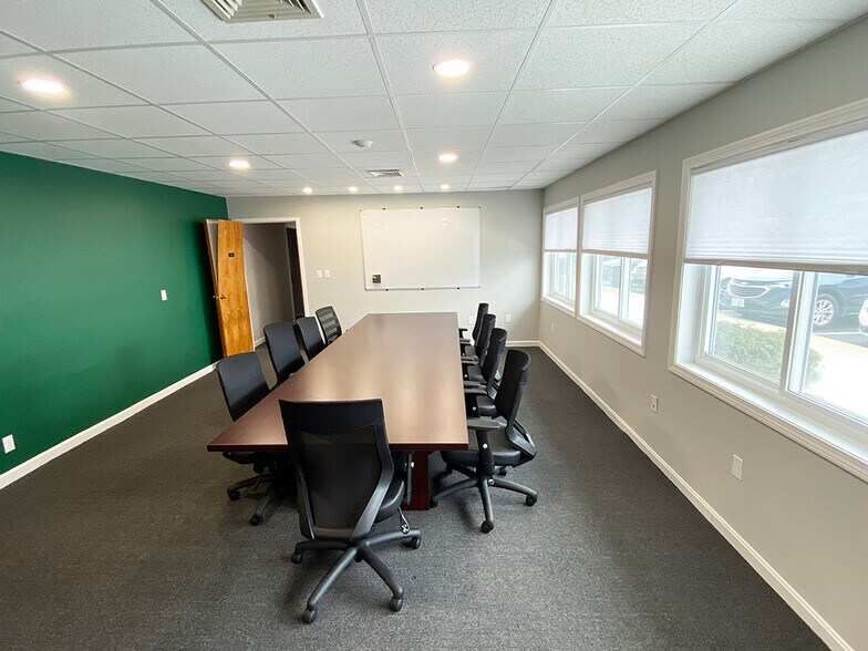 More Photos Of 22-24 Stiles Rd, Salem Office For Lease