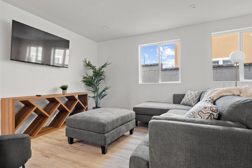 More Photos Of 310 S Breed St, Los Angeles Multifamily For Sale