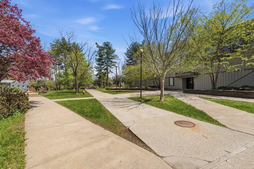 More Photos Of 893 West St, Amherst Schools For Sale