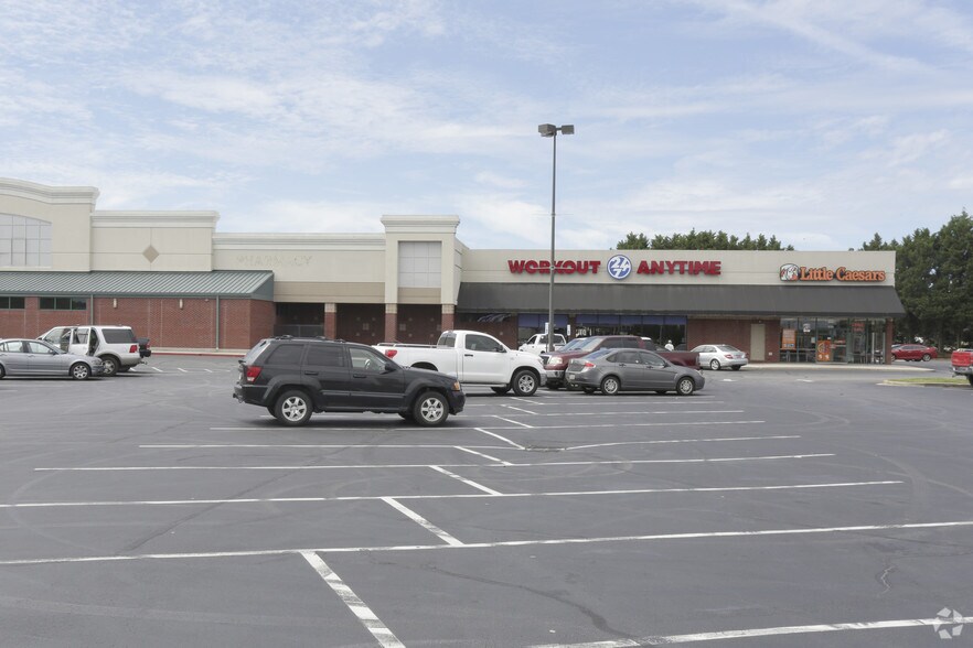 More Photos Of 1810-1832 Woodruff Rd, Greenville Freestanding For Lease