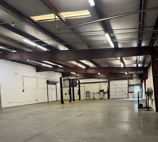 More Photos Of 4807 W Gate City Blvd, Greensboro Storefront For Lease