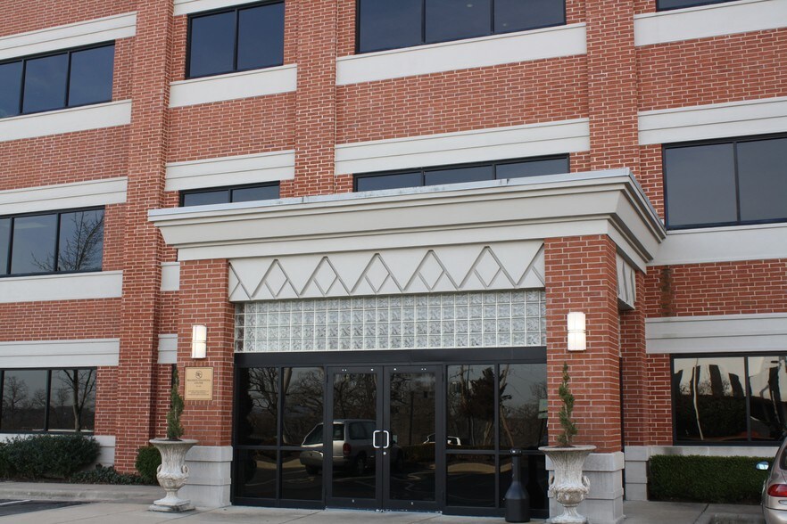 More Photos Of 500 W Main St, Branson Office For Lease