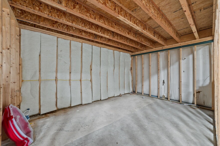 More Photos Of 1840 S Madison St, Whiteville Freestanding For Lease