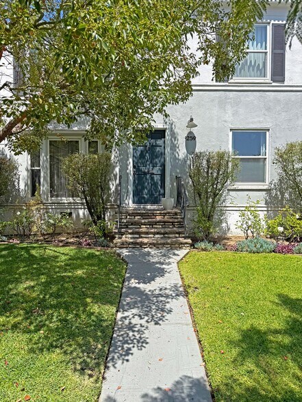 More Photos Of 1257 S Cloverdale Ave, Los Angeles Apartments For Sale