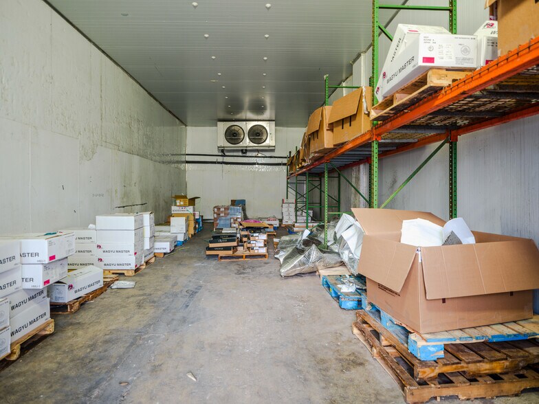 More Photos Of 500 NE 185th St, Miami Refrigeration Cold Storage For Lease