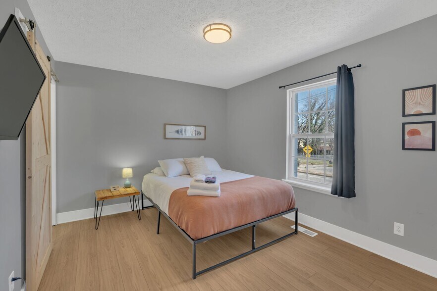 More Photos Of 901 21st Ave N, Nashville Multifamily For Sale