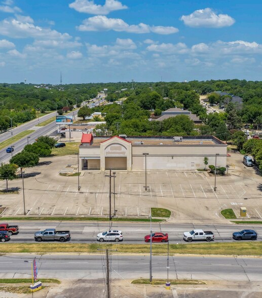 Primary Photo Of 2706 Jacksboro Hwy, Fort Worth Drugstore For Lease