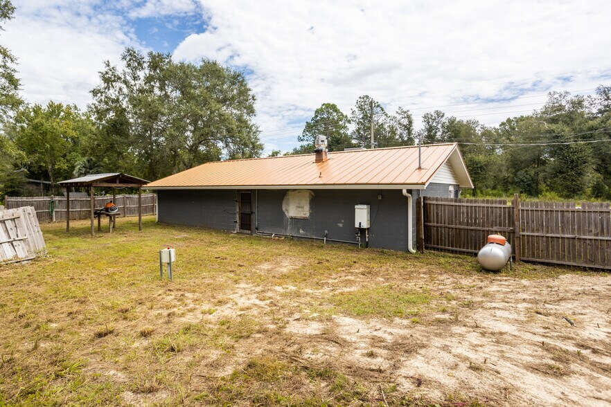 More Photos Of 10204 Se State Road 100, Starke Flex For Sale