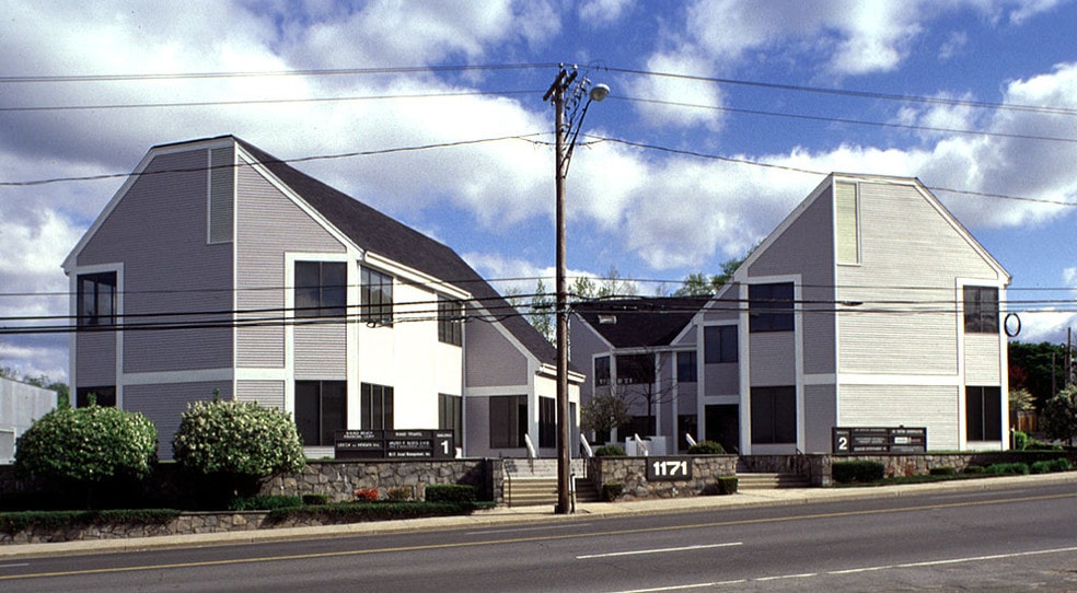 More Photos Of 1171 E Putnam Ave, Riverside Medical For Sale