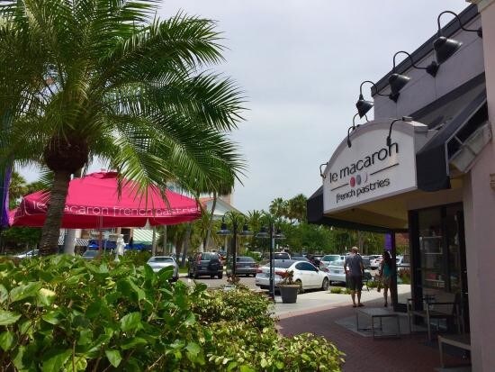 More Photos Of 382 Saint Armands Cir, Sarasota Storefront For Lease