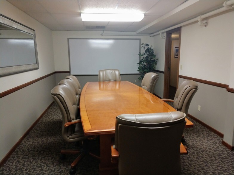 More Photos Of 305 S Greeley St, Stillwater Office For Lease