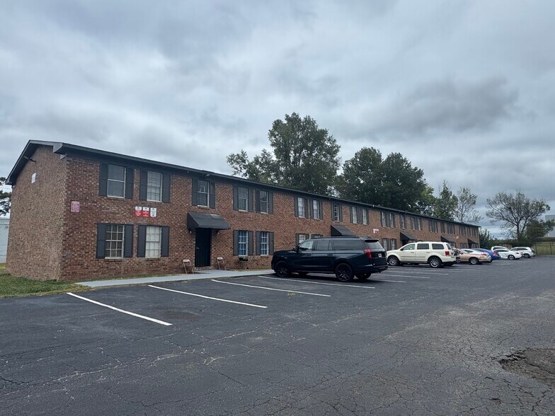 More Photos Of 3815-3823 Baker Plaza Dr, Columbus Apartments For Sale