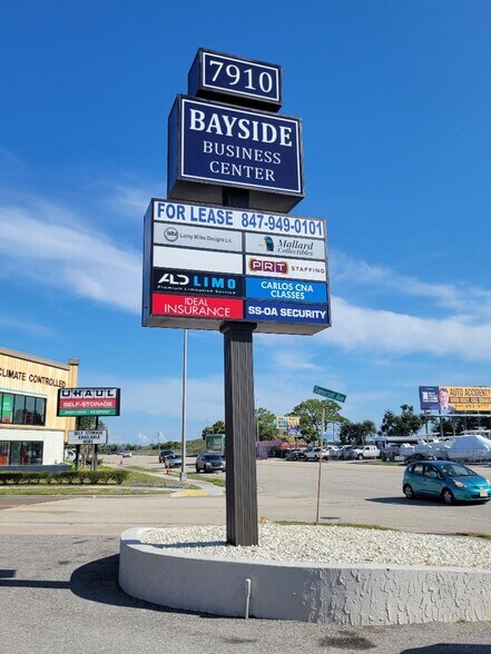 More Photos Of 7910 N Tamiami Trl, Sarasota Office For Lease