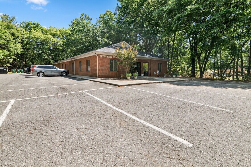 More Photos Of 3431 Waterlick Rd, Lynchburg Veterinarian Kennel For Sale