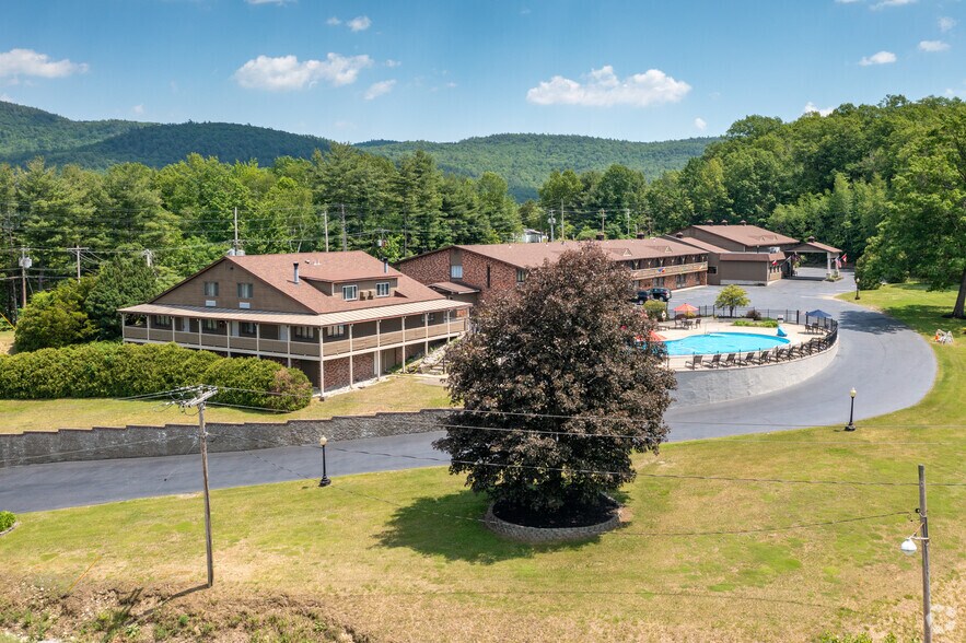 More Photos Of 2452 State Route 9N, Lake George Hotel For Sale