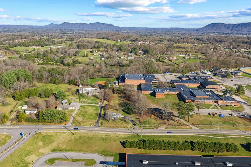 More Photos Of 7700 Tazewell Pike, Corryton Apartments For Sale