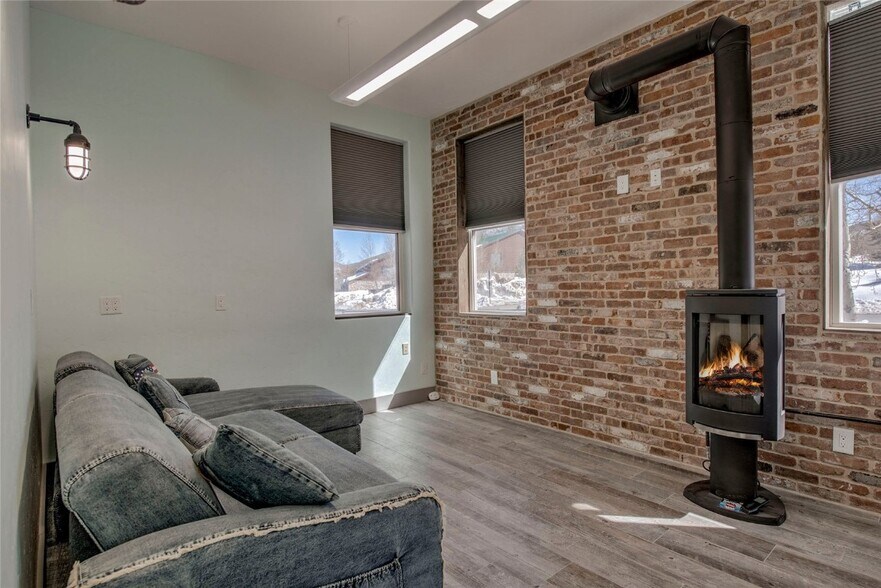 More Photos Of 117 S 6th Ave, Frisco Loft Creative Space For Sale