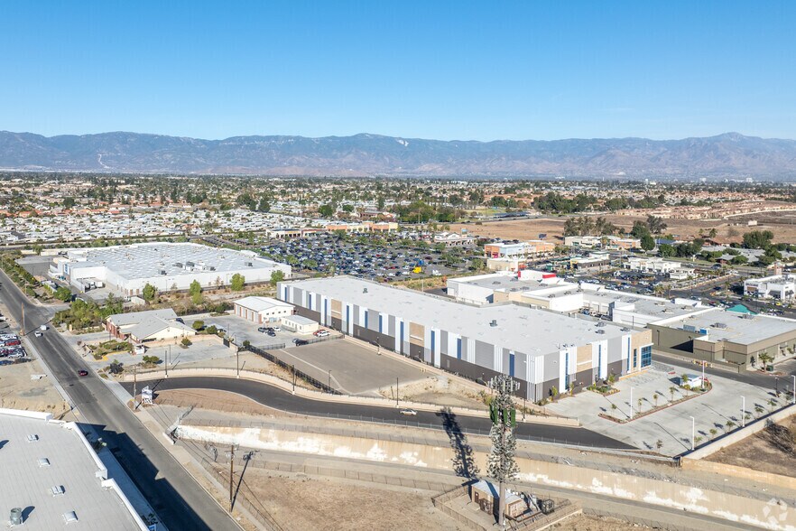 More Photos Of 1505 S Willow Ave, Rialto Industrial For Sale