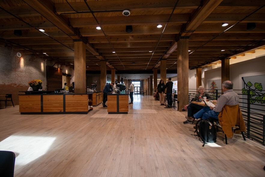 More Photos Of 1229 Millwork Ave, Omaha Office For Lease