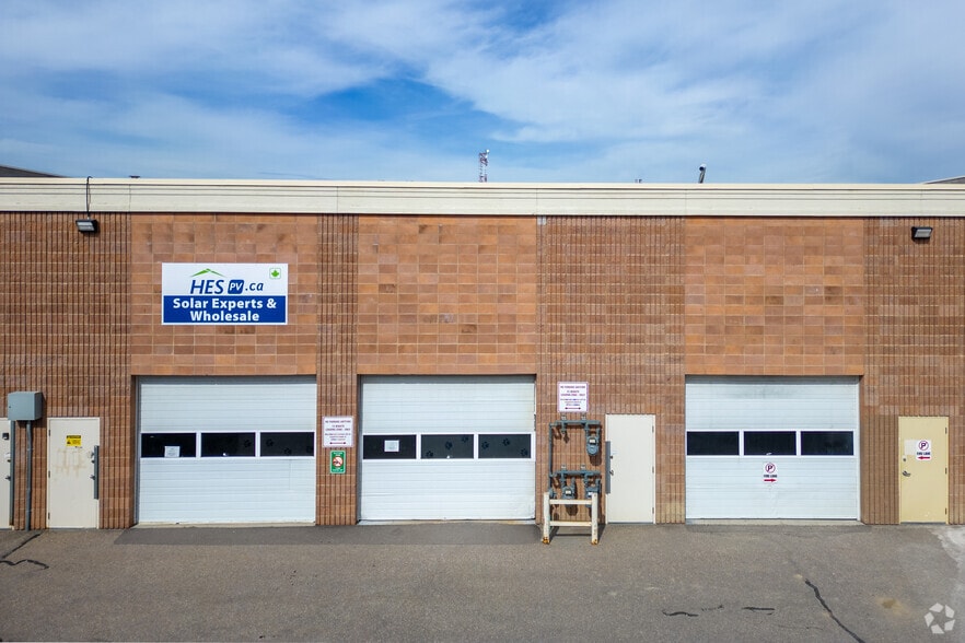 More Photos Of 2333 18th Ave NE, Calgary Flex For Sale