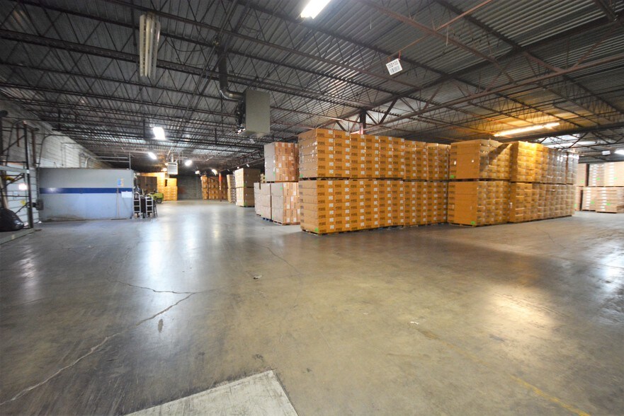 More Photos Of 213 W 1st St, Huntingburg Warehouse For Sale