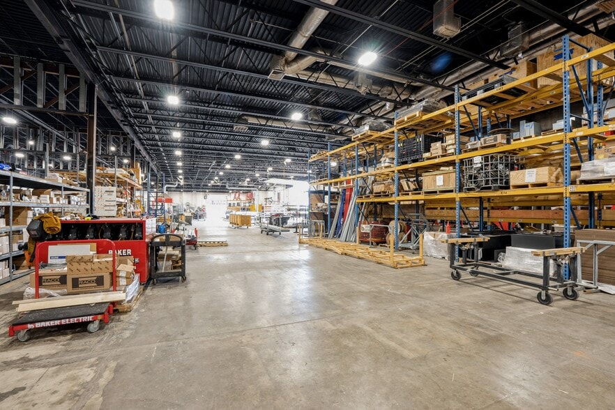 More Photos Of 2301 Fleur Dr, Des Moines Warehouse For Sale