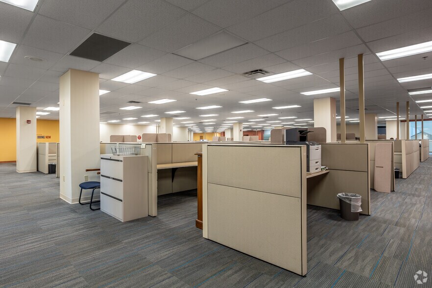 More Photos Of 4485 Northland Ridge Blvd, Columbus Office For Sale