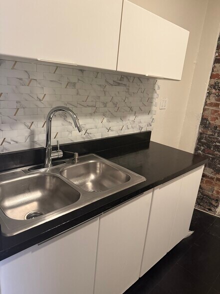 More Photos Of 1808 McAllister St, San Francisco General Retail For Lease