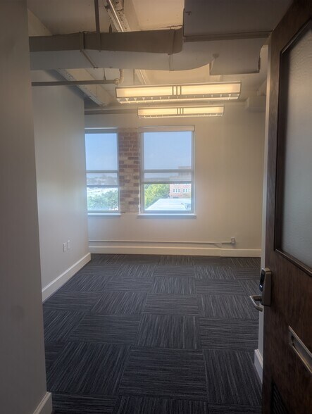 More Photos Of 219 N Main St, Bryan Office For Lease