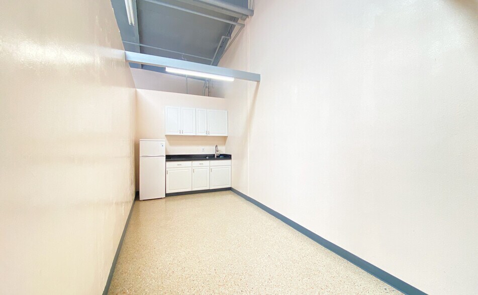 More Photos Of 46560 Fremont Blvd, Fremont Research And Development For Lease