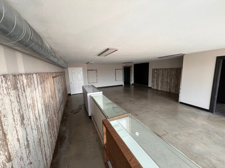 More Photos Of 1710 Texas Ave, Texas City General Retail For Sale