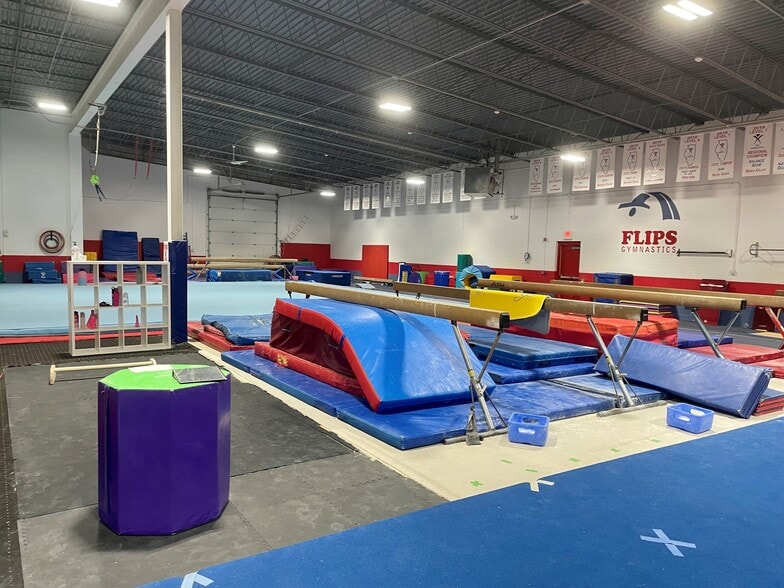 More Photos Of 27825 Irma Lee Cir, Lake Forest Warehouse For Sale